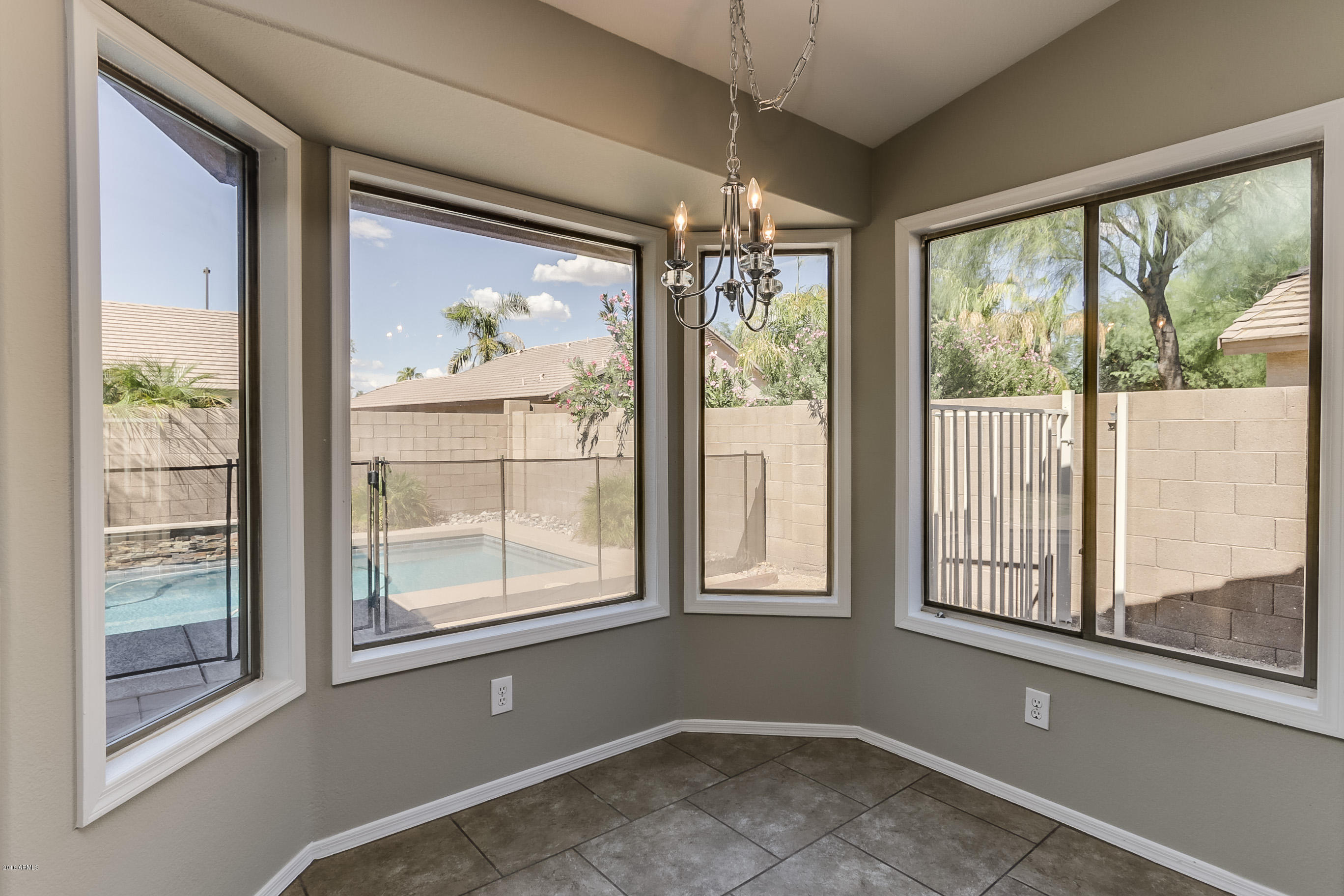 2352 East Smoke Tree Road Gilbert, AZ 85296 - Photo 9 of 37 SmokeTree - 014