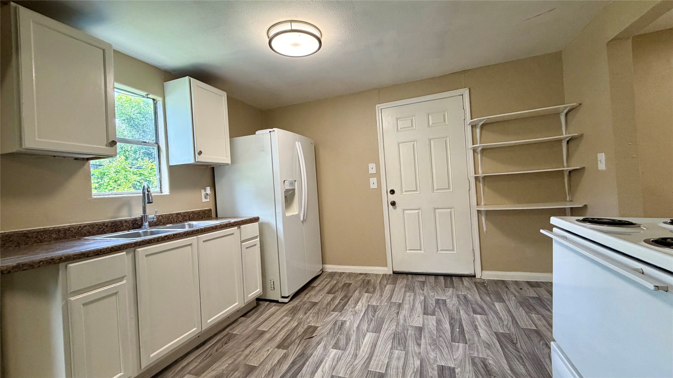 8116 Sandra Street Houston, TX 77016 - Photo 8 of 16 Kitchen
