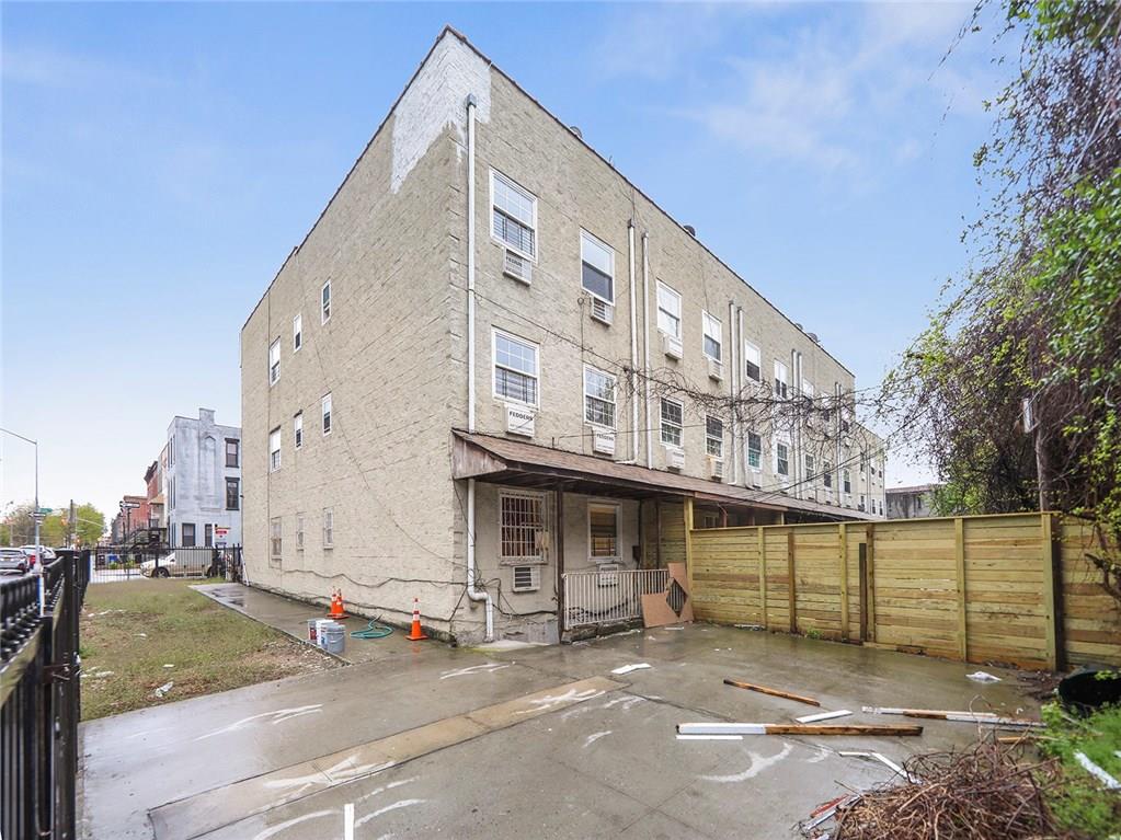 2 Radde Place Brooklyn, NY 11233 - Photo 5 of 33