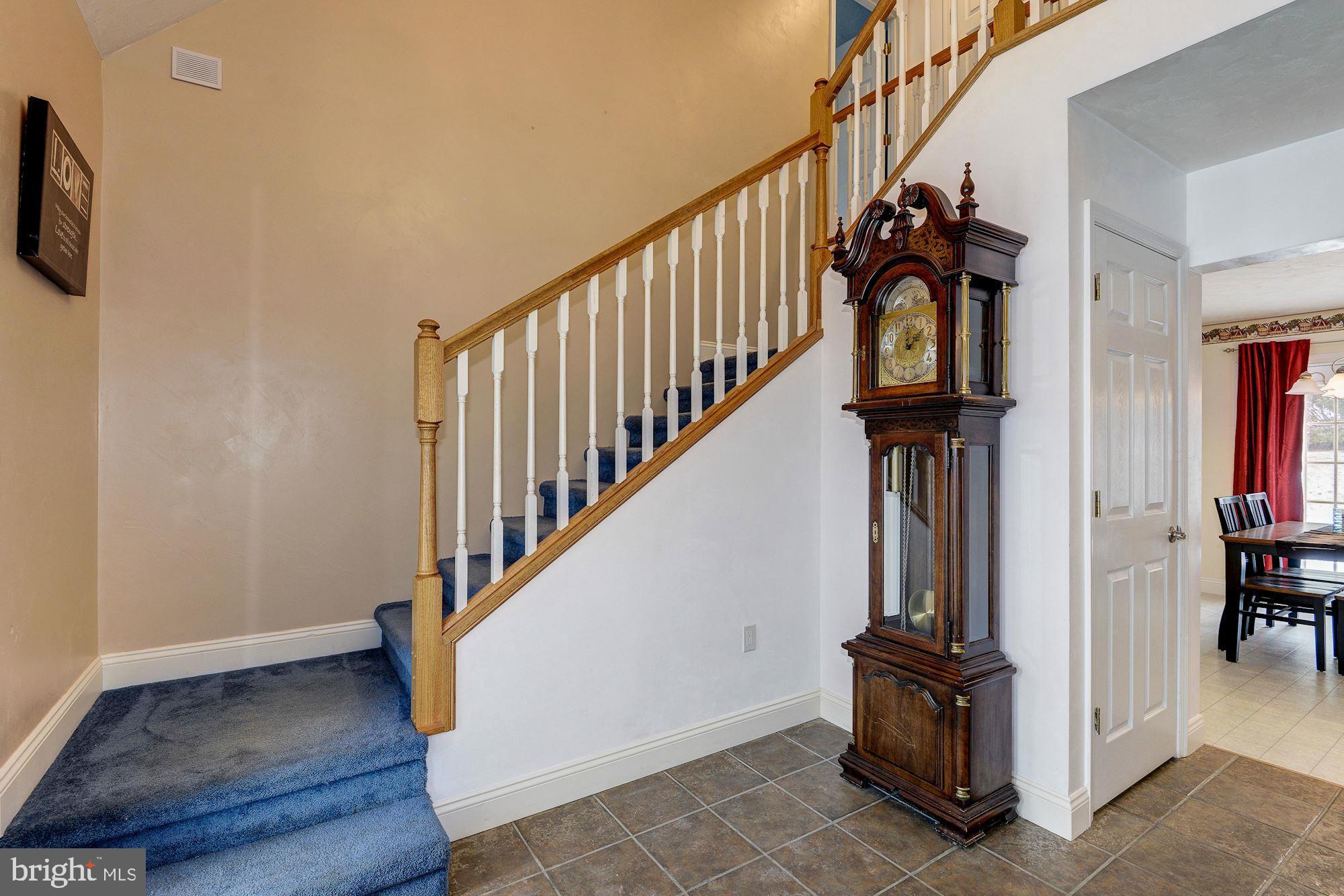 2848 Pleasant Hill Road Hanover, PA 17331 - Photo 2 of 29 Foyer