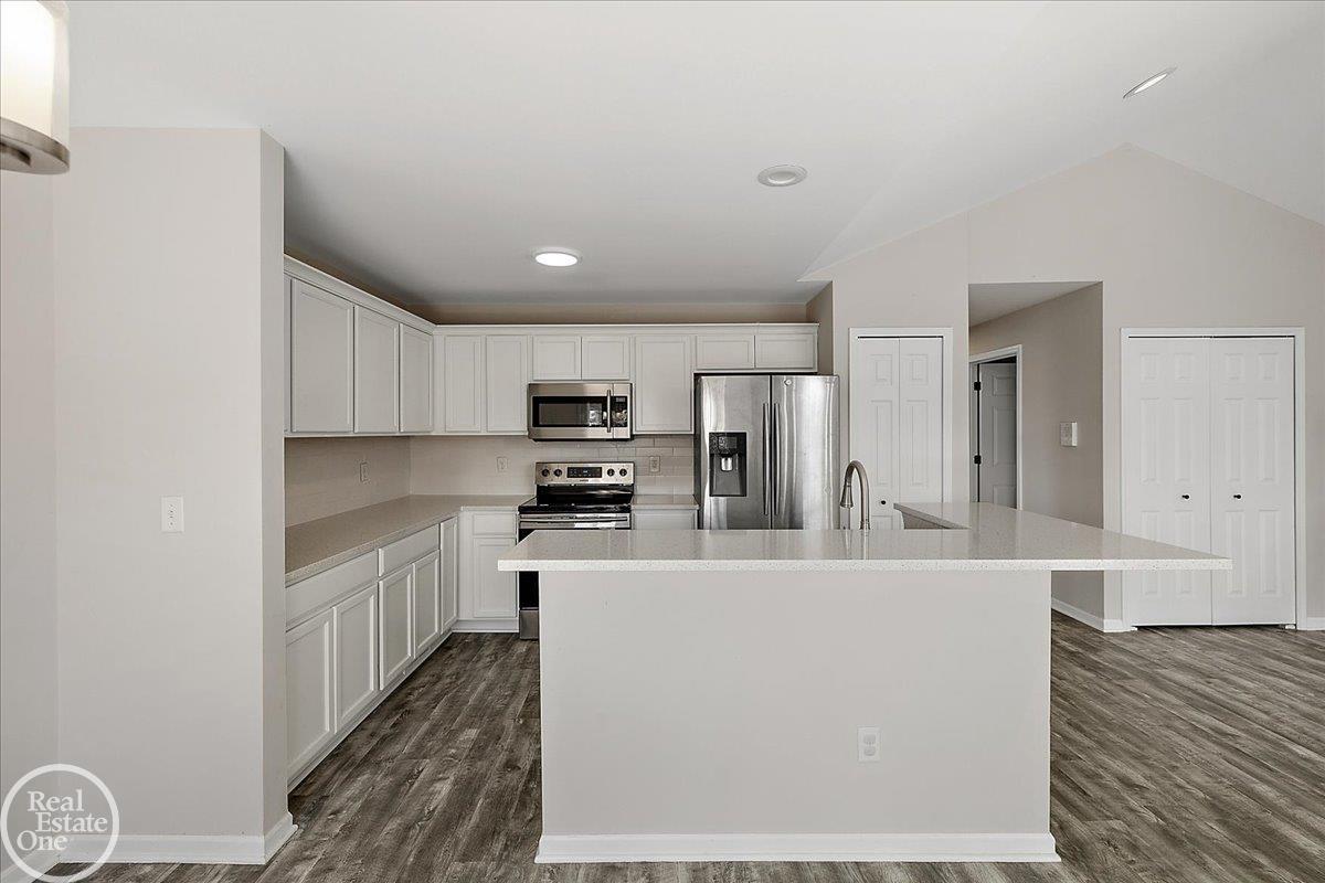45535 Heather Ridge Drive, Unit #102 Macomb, MI 48044 - Photo 12 of 44 Gallery Image 12