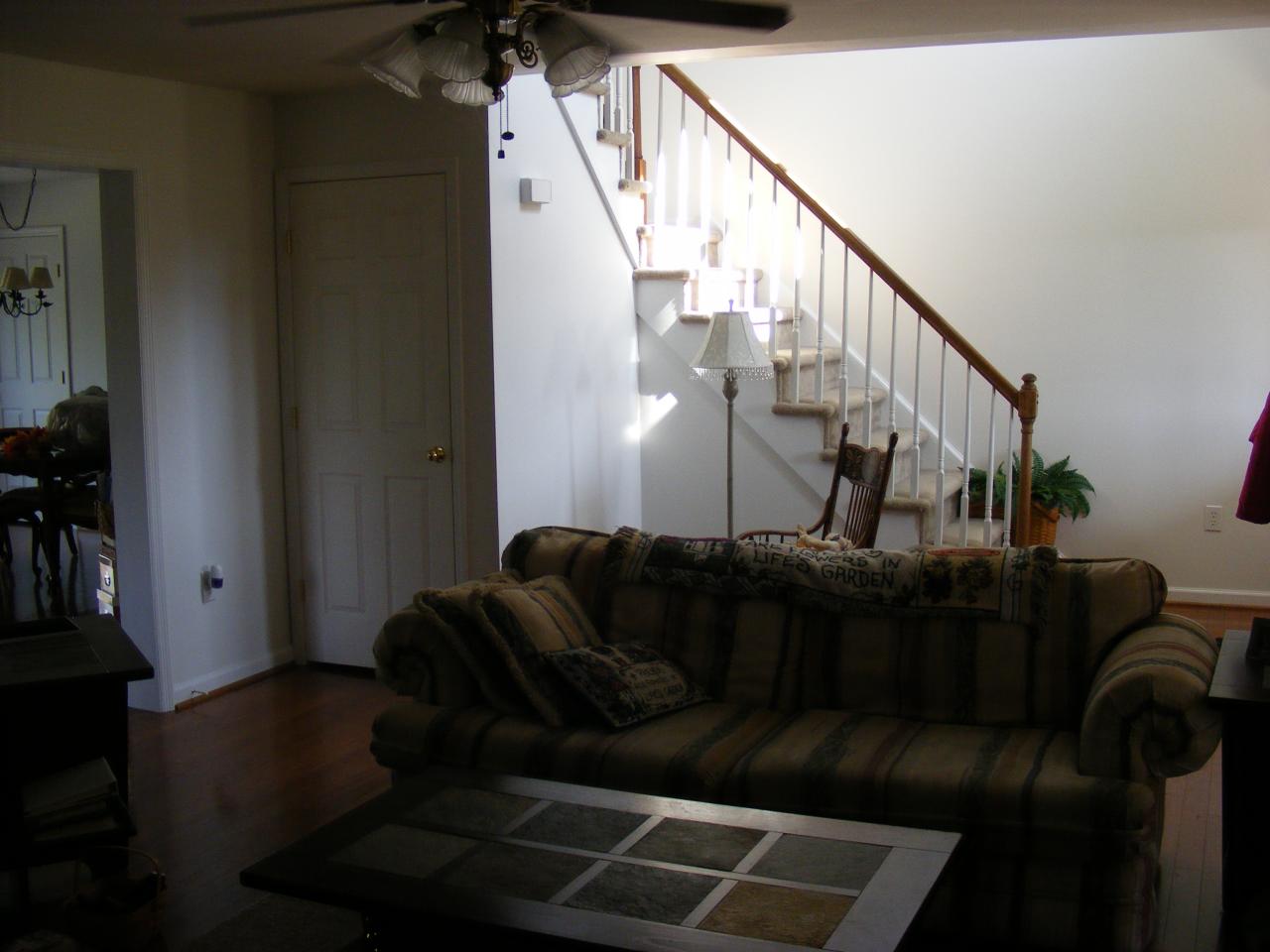 2433 Botetourt Road Fincastle, VA 24090 - Photo 5 of 12 foyer
