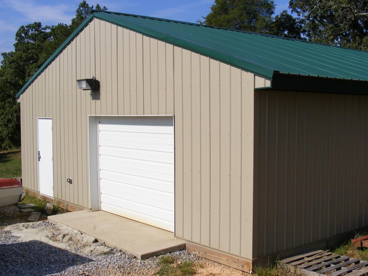 2433 Botetourt Road Fincastle, VA 24090 - Photo 9 of 12 garage