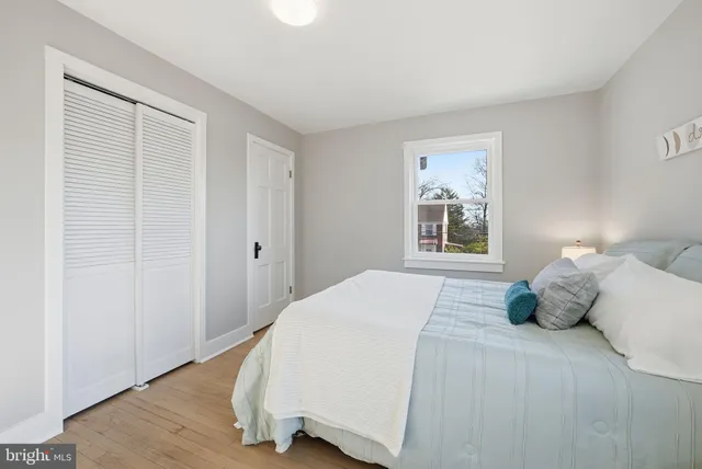 a view of a yard with table and chairs