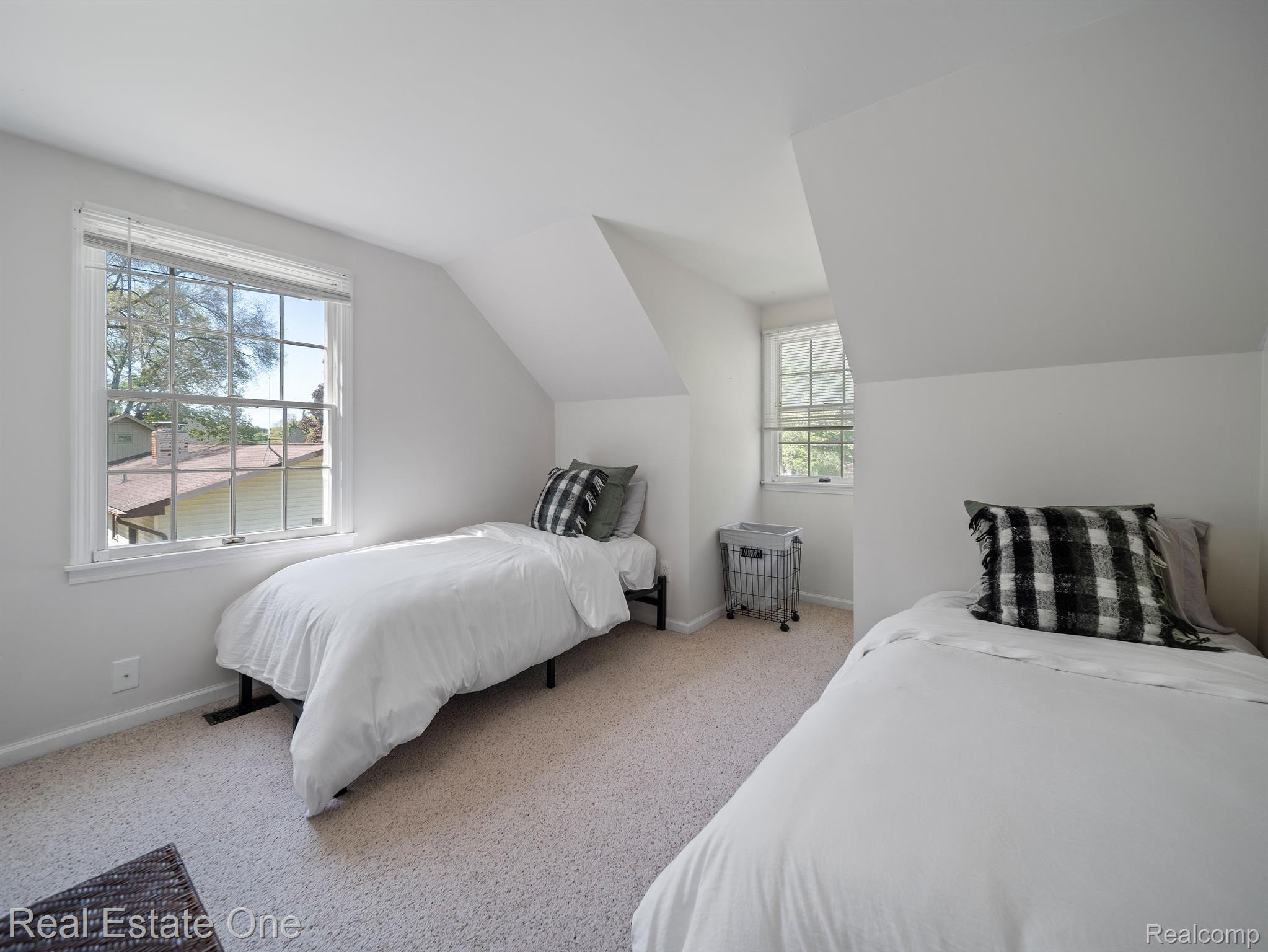 1462 Crest Road Howell, MI 48843 - Photo 13 of 26 Upper Bedroom