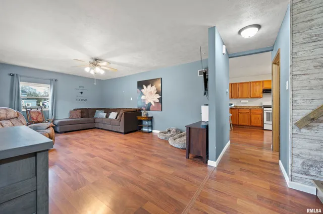 $170,000 | 400 North Oregon Street, East Peoria, IL 61611