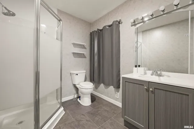 $170,000 | 400 North Oregon Street, East Peoria, IL 61611