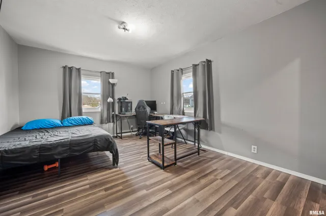 $170,000 | 400 North Oregon Street, East Peoria, IL 61611