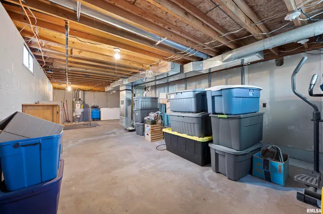 $170,000 | 400 North Oregon Street, East Peoria, IL 61611