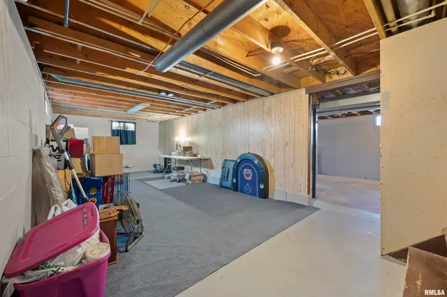 $170,000 | 400 North Oregon Street, East Peoria, IL 61611