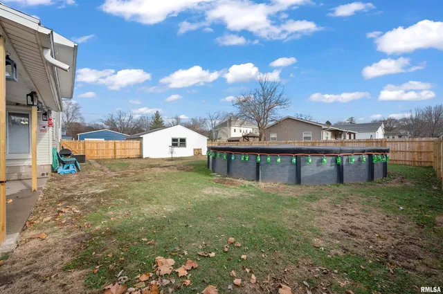 $170,000 | 400 North Oregon Street, East Peoria, IL 61611