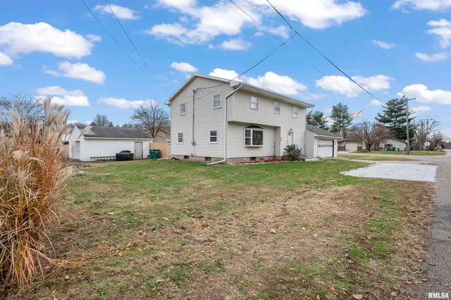 $170,000 | 400 North Oregon Street, East Peoria, IL 61611