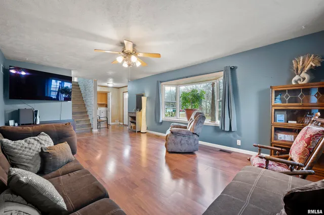 $170,000 | 400 North Oregon Street, East Peoria, IL 61611