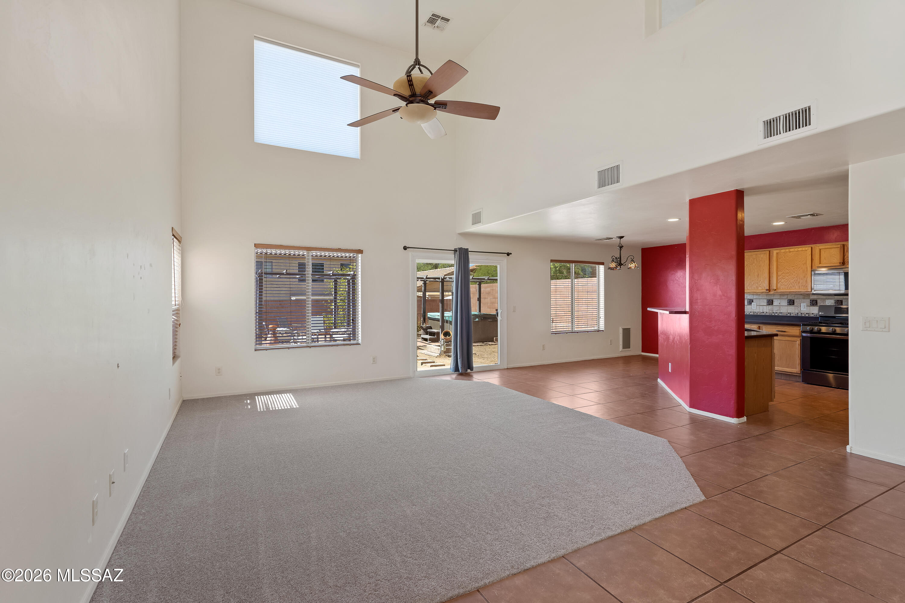 675 West Ash Ridge Drive Green Valley, AZ 85614 - Photo 9 of 33 Great Room