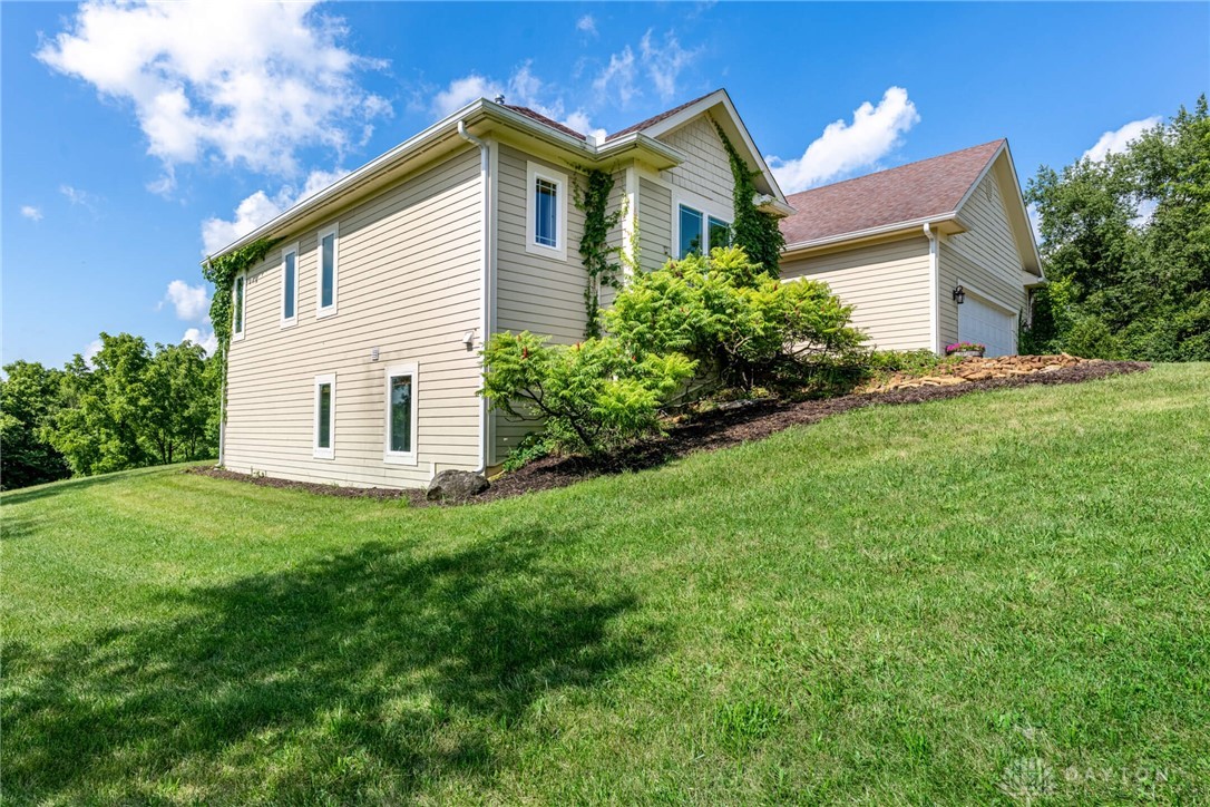 1590 Fairground Road Xenia, OH 45385 - Photo 54 of 77 side of house