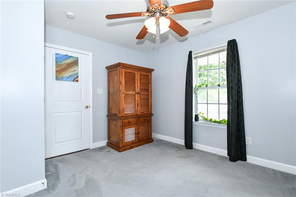 1770 Berkley Road Kernersville, NC 27284 - Photo 9 of 28