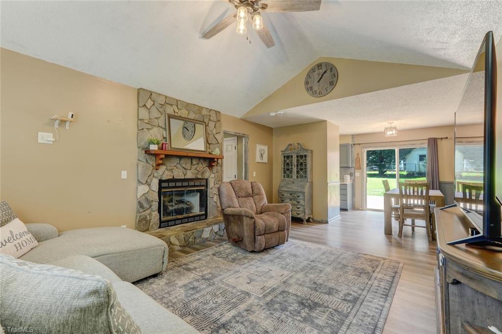 165 Ranch Drive Reidsville, NC 27320 - Photo 6 of 27 entry into den