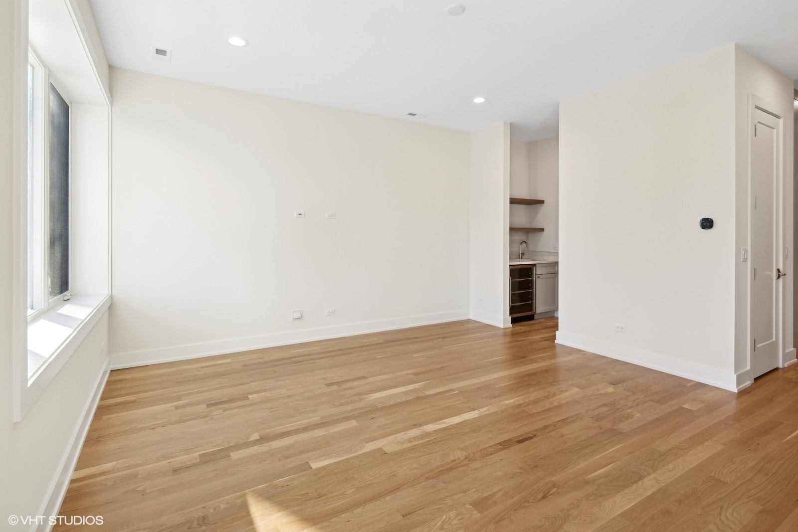 3252 North Racine Avenue, Unit 1 Chicago, IL 60657 - Photo 9 of 11