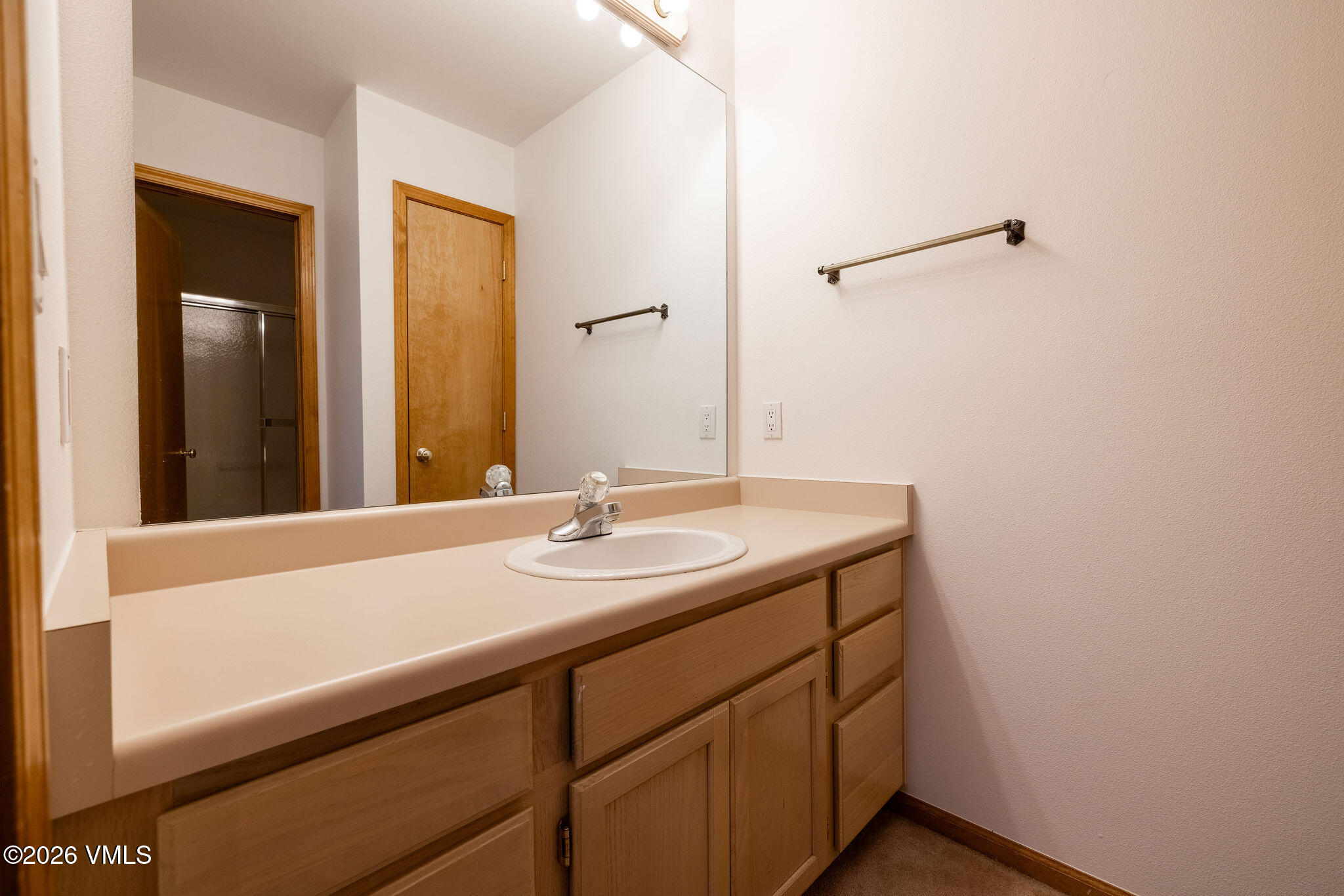 274 Beard Creek Road, Unit H4 Edwards, CO 81632 - Photo 32 of 41 2605_morningstar_th_4H_interior_bath02_a