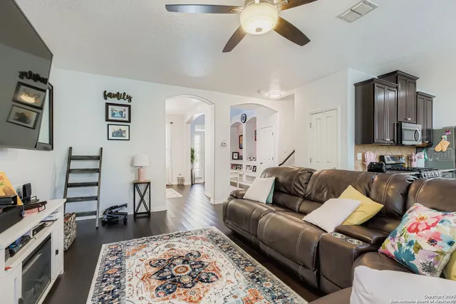 $355,000 | 806 Horn Run, San Antonio, TX 78245