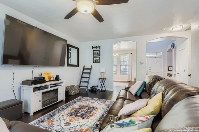 $355,000 | 806 Horn Run, San Antonio, TX 78245