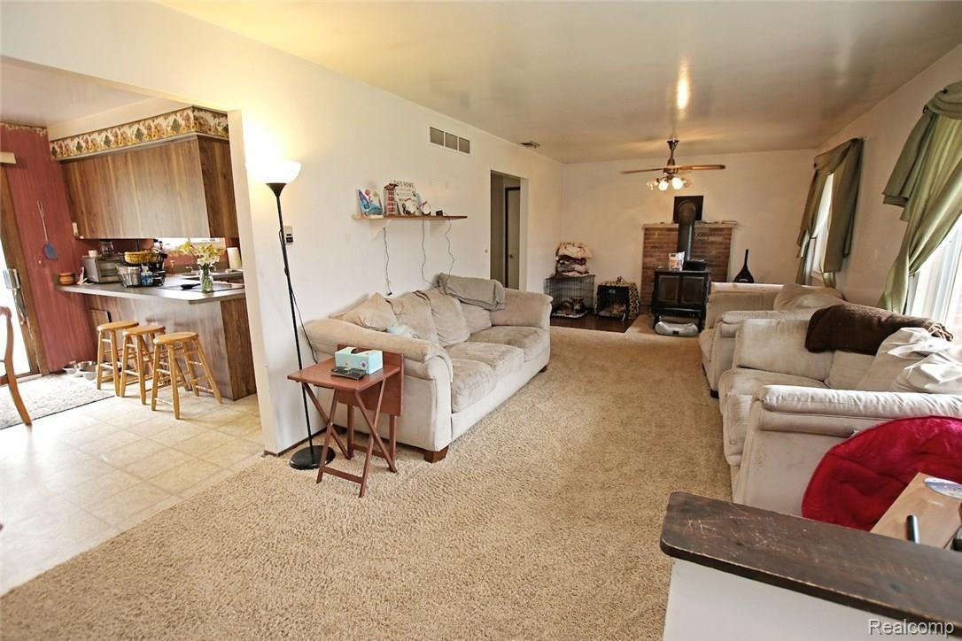2418 Academy Road Holly, MI 48442 - Photo 3 of 37 3) Living Room.jpg