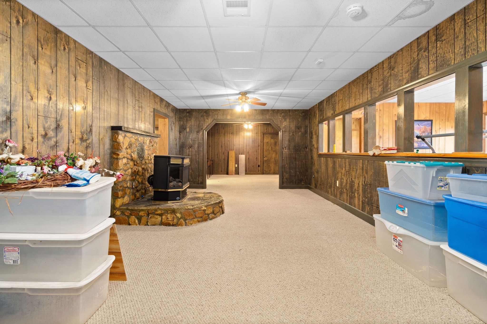 752 Highway 13 Cunningham, TN 37052 - Photo 11 of 32 a view of a living room and kitchen with furniture