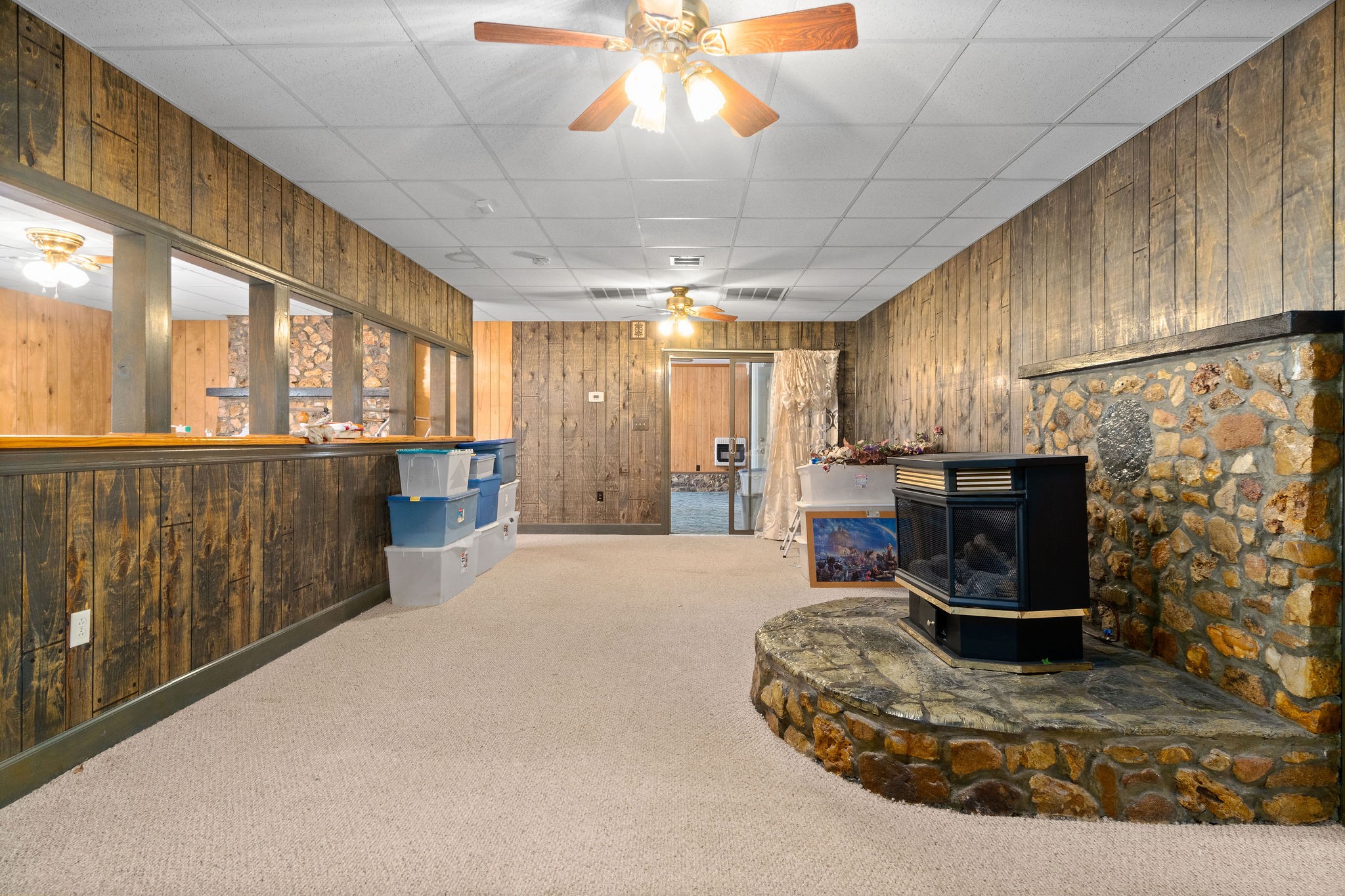 752 Highway 13 Cunningham, TN 37052 - Photo 12 of 32 a view of a hallway with a dining table & chairs