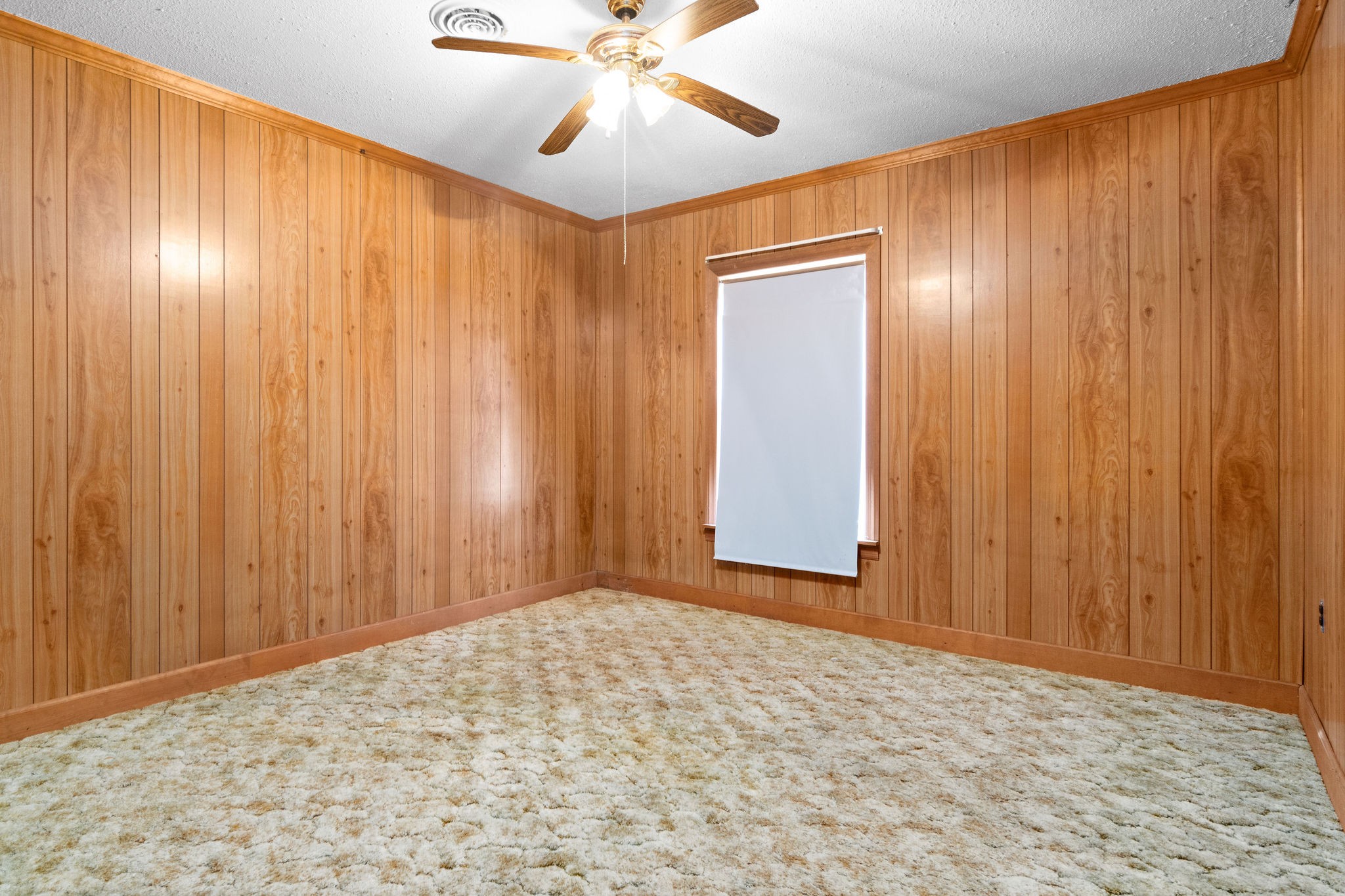 752 Highway 13 Cunningham, TN 37052 - Photo 13 of 32 a view of an empty room with a window