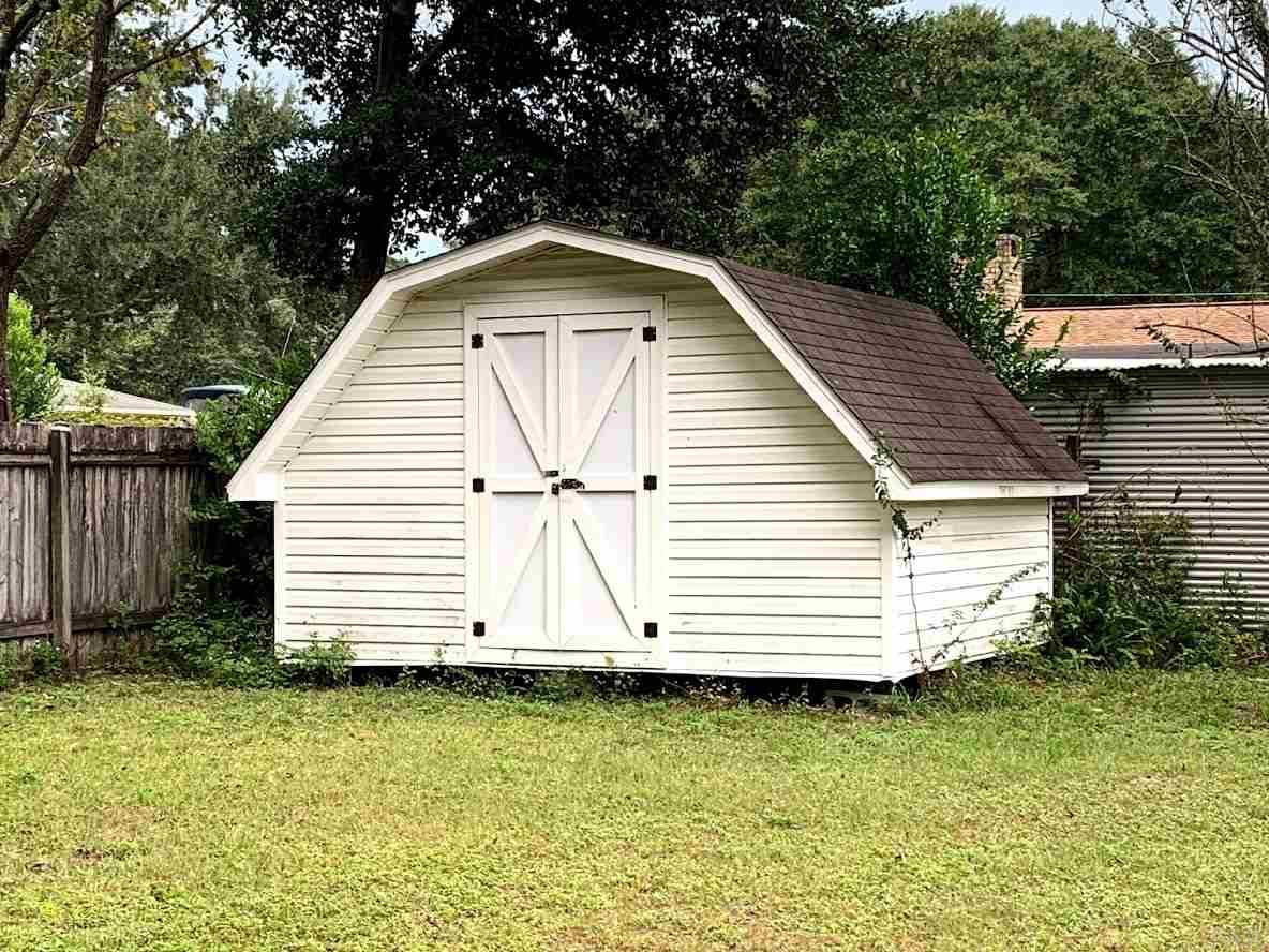 5715 Muldoon Road Pensacola, FL 32526 - Photo 3 of 22