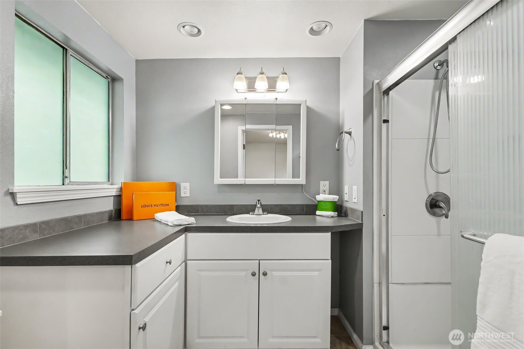 11617 7th Avenue Southwest Seattle, WA 98146 - Photo 16 of 36 Gallery Image 16