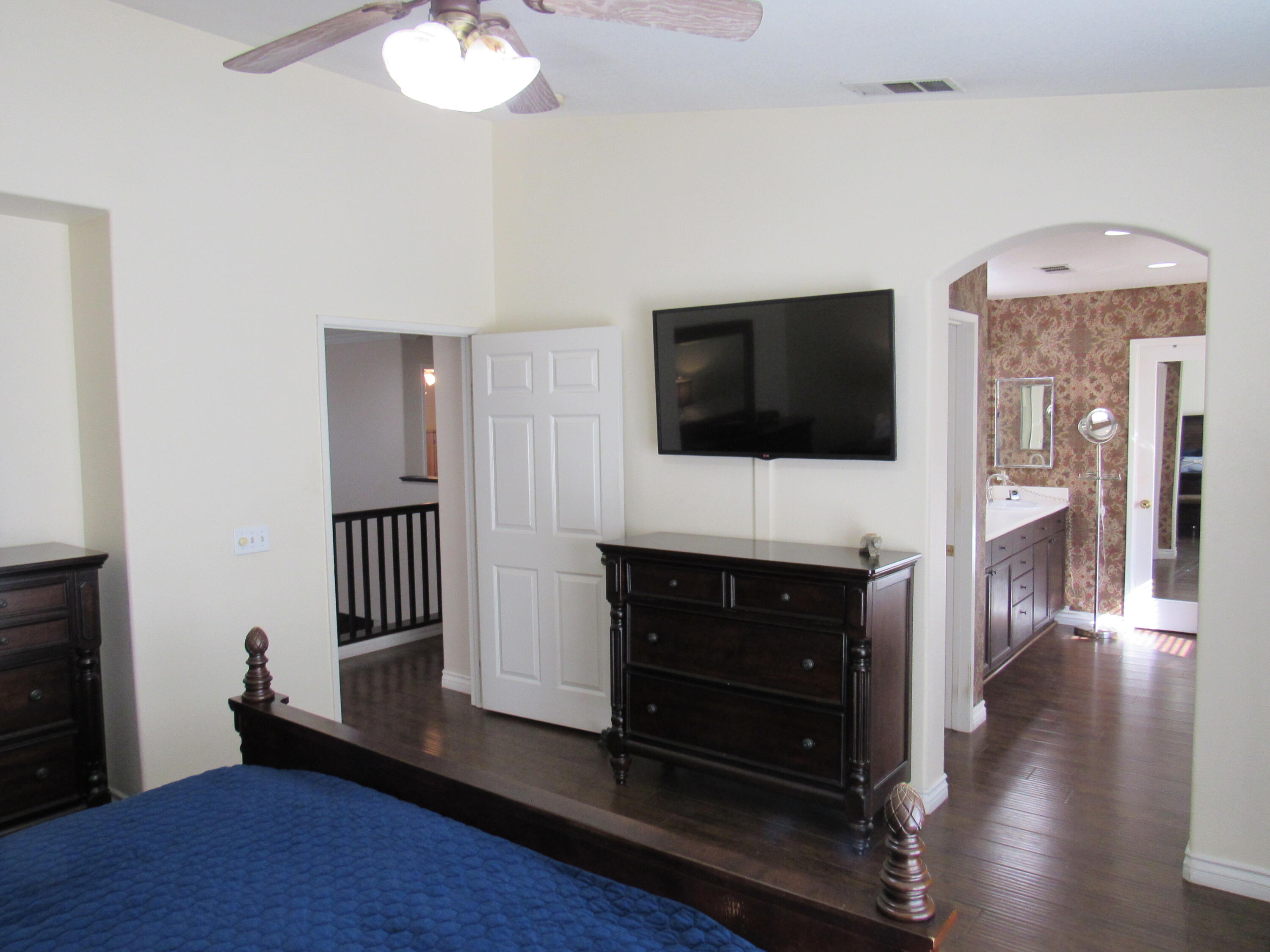 7420 Valley Meadow Avenue Eastvale, CA 92880 - Photo 17 of 67 IMG_1362