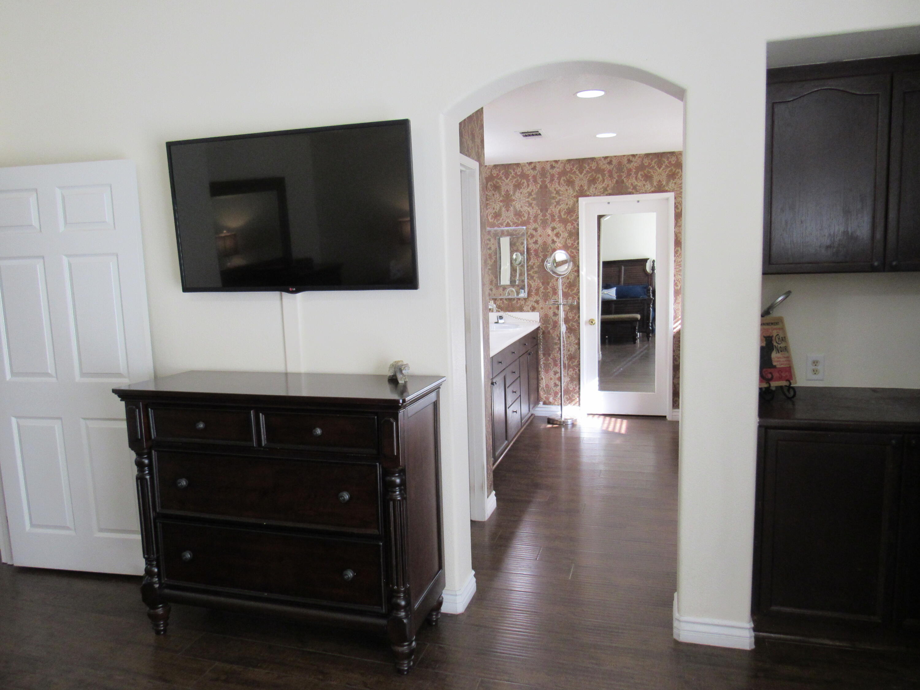 7420 Valley Meadow Avenue Eastvale, CA 92880 - Photo 18 of 67 IMG_1363