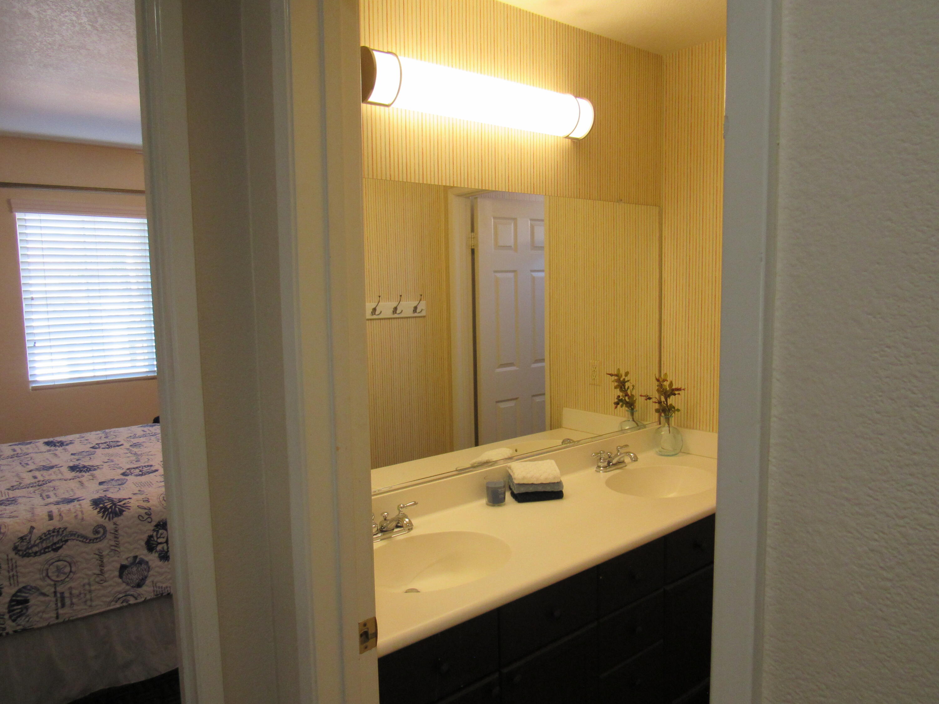 7420 Valley Meadow Avenue Eastvale, CA 92880 - Photo 32 of 67 IMG_1377