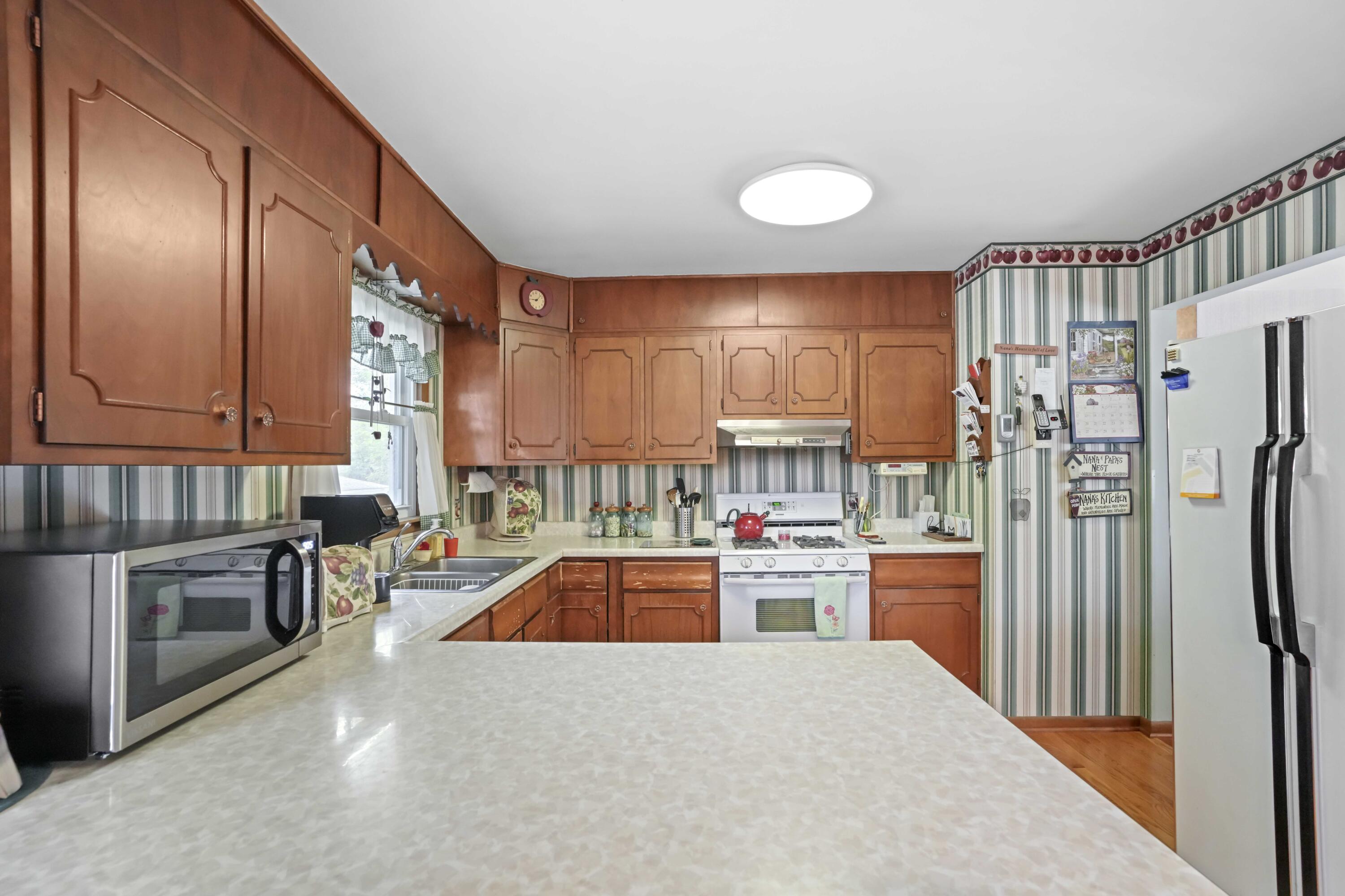 516 Cherry Hill Road Dyer, IN 46311 - Photo 11 of 21 3000x2000