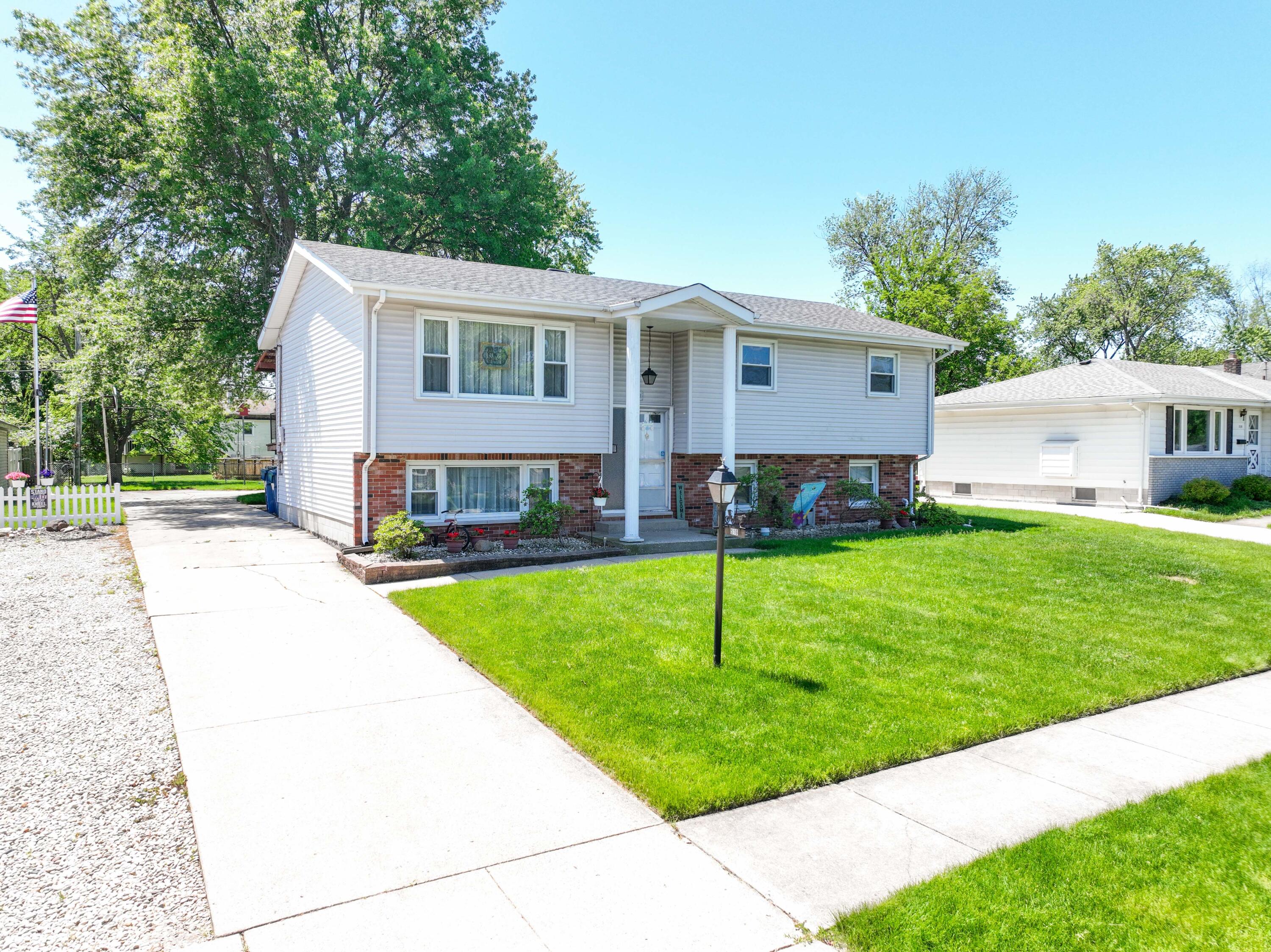516 Cherry Hill Road Dyer, IN 46311 - Photo 2 of 21 3000x2247