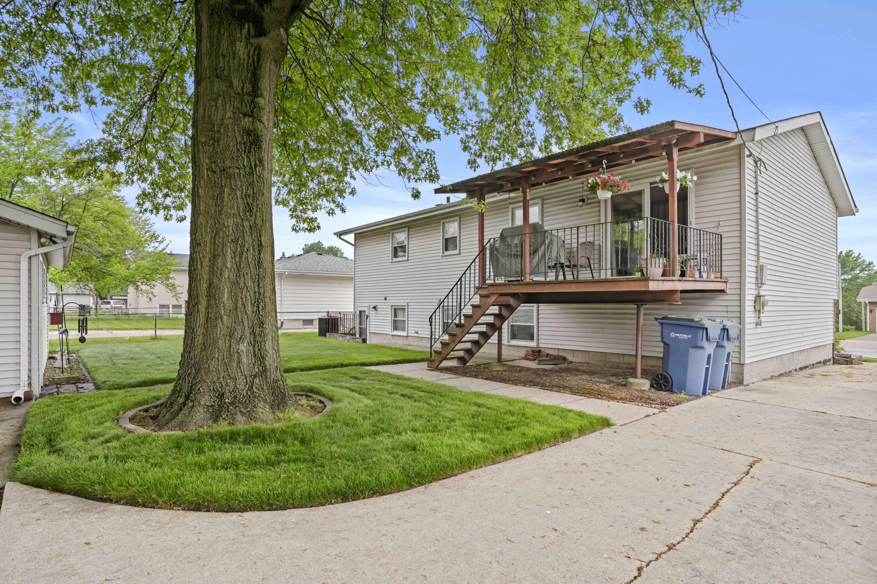 516 Cherry Hill Road Dyer, IN 46311 - Photo 4 of 21 3000x2000