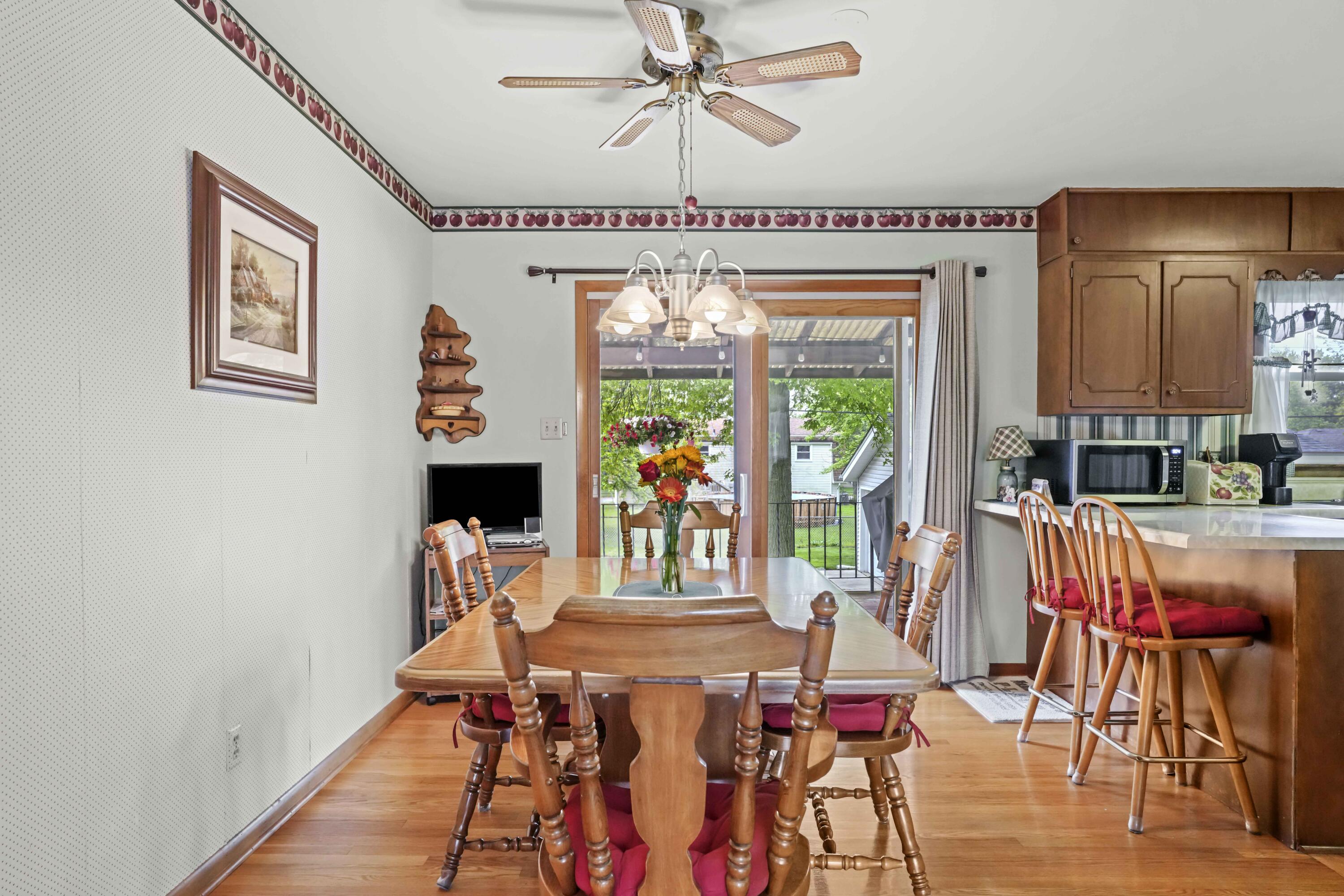 516 Cherry Hill Road Dyer, IN 46311 - Photo 10 of 21 3000x2000