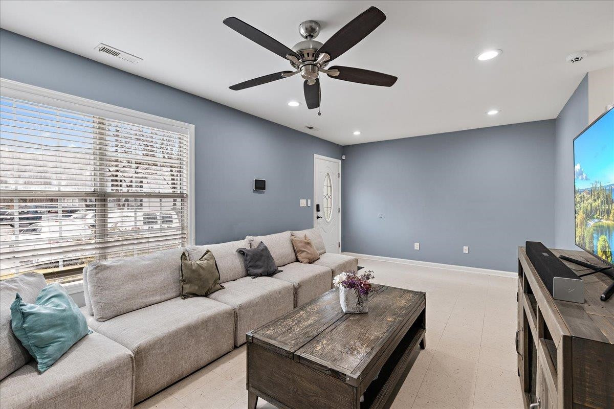 5507 Bringle Court Raleigh, NC 27610 - Photo 6 of 34 Living Room