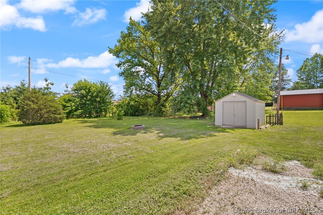 8753 County Line Road Sellersburg, IN 47172 - Photo 5 of 33
