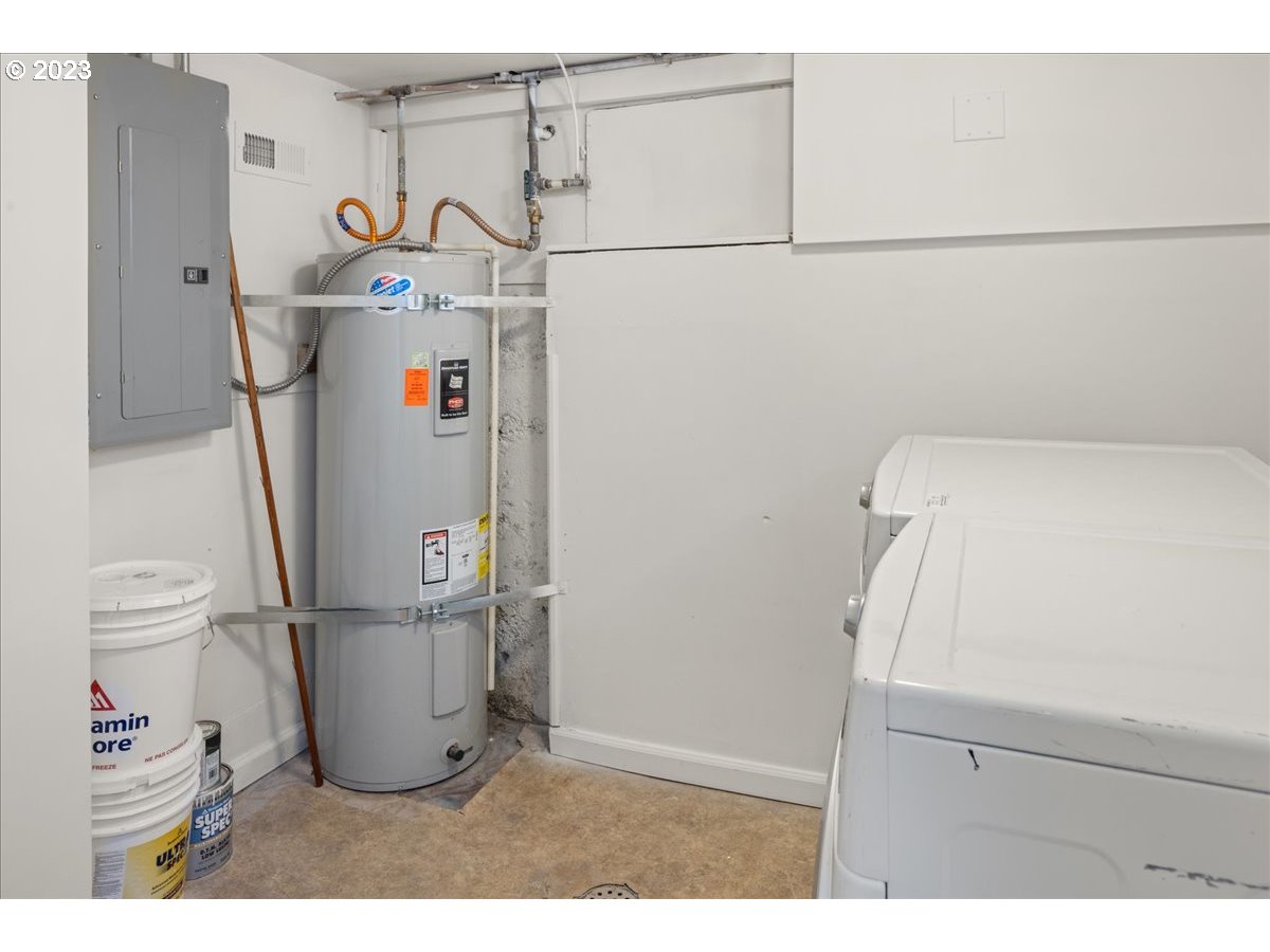 2015 Northeast 38th Avenue Portland, OR 97212 - Photo 24 of 32 a utility room with dryer and washer