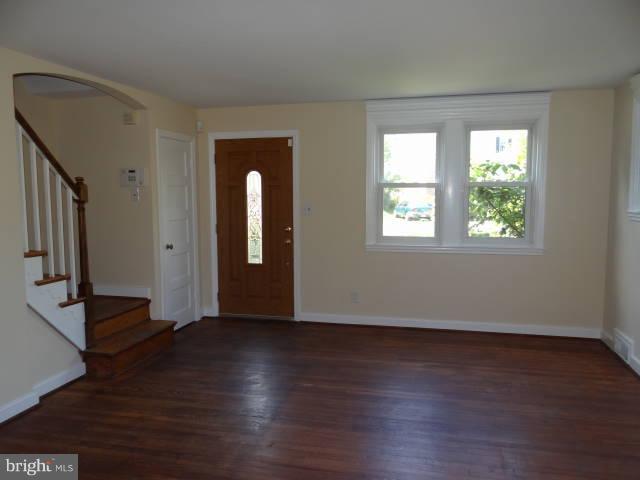 765 Charing Cross Road Baltimore, MD 21229 - Photo 2 of 22 NOTICE ALL OF THE UNIQUE FEATURES.