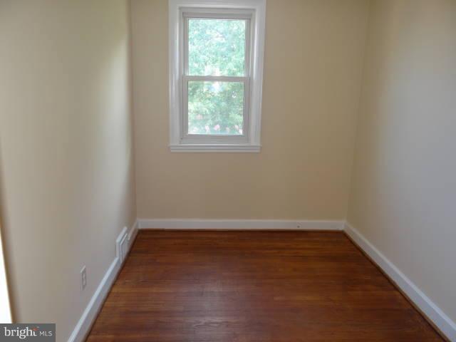 765 Charing Cross Road Baltimore, MD 21229 - Photo 15 of 22 KIDS BEDROOM.