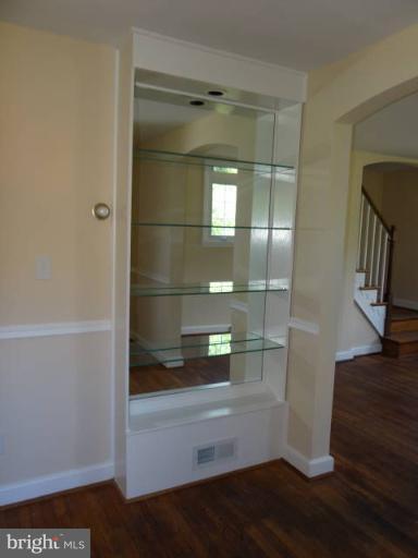 765 Charing Cross Road Baltimore, MD 21229 - Photo 5 of 22 BUILT IN CHINA CABINET.