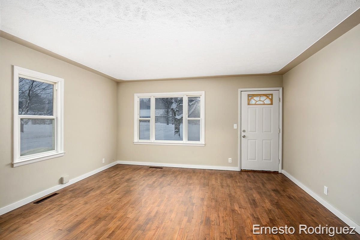 2631 Hamilton Road Muskegon, MI 49445 - Photo 8 of 21 IMG_1007