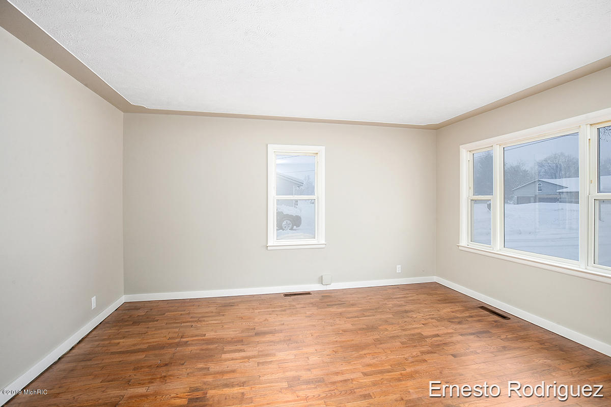2631 Hamilton Road Muskegon, MI 49445 - Photo 9 of 21 IMG_1008