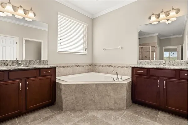 $900,000 | 1831 Via Lago Drive, Lakeland, FL 33810