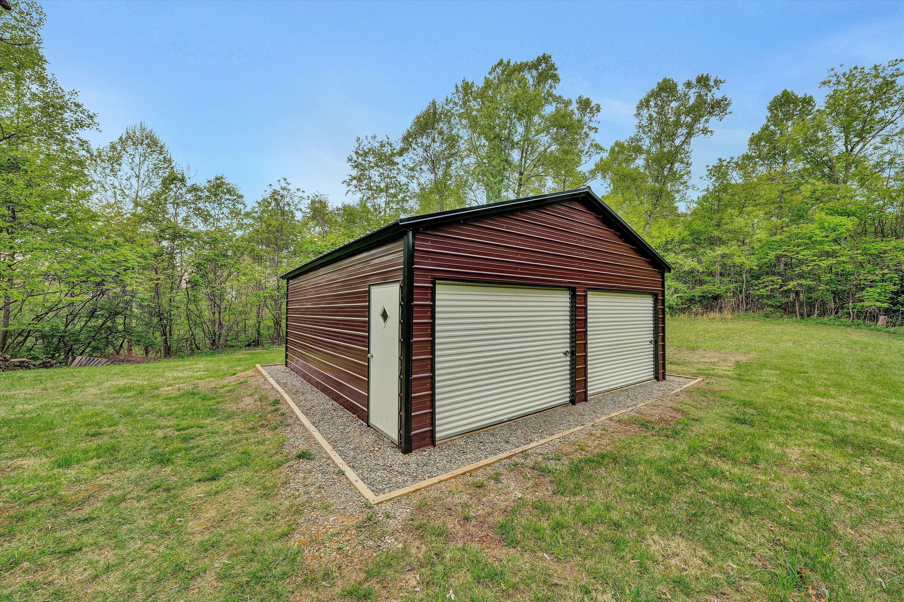 3281 Springwood Road Fincastle, VA 24090 - Photo 45 of 64 45-DSC00305