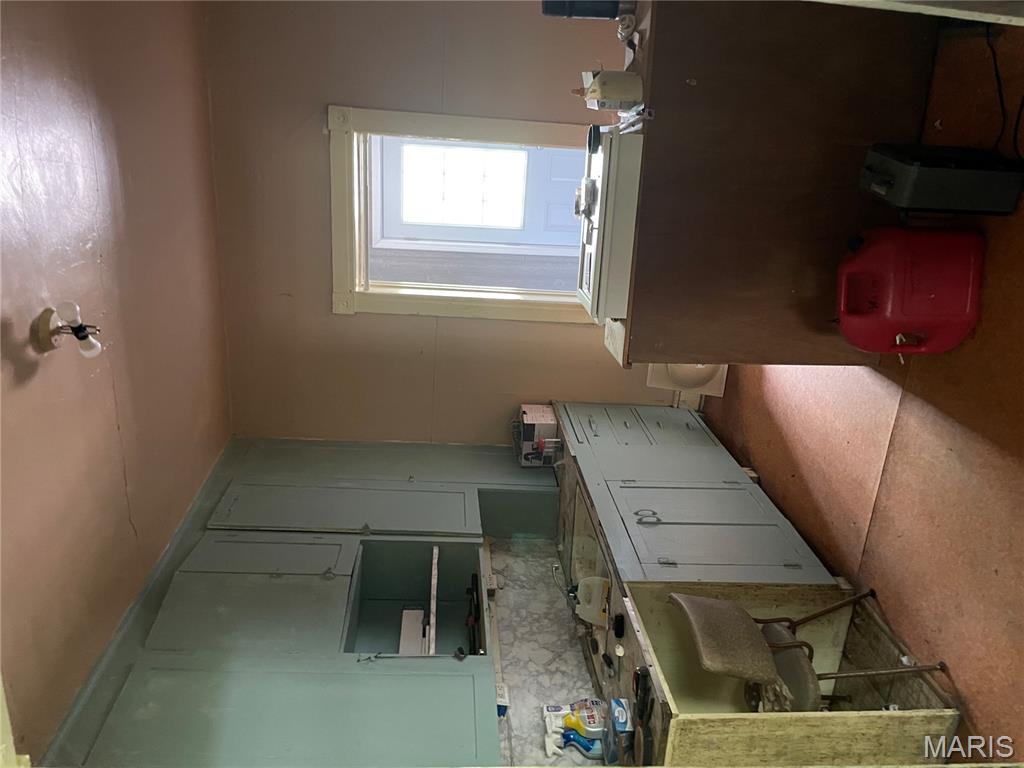 1908 Hope Street Hannibal, MO 63401 - Photo 12 of 35