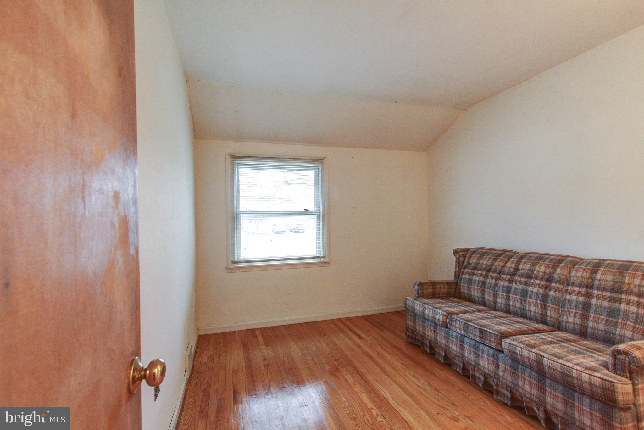 60 Autumn Road Southampton, PA 18966 - Photo 13 of 17 2nd Bedroom